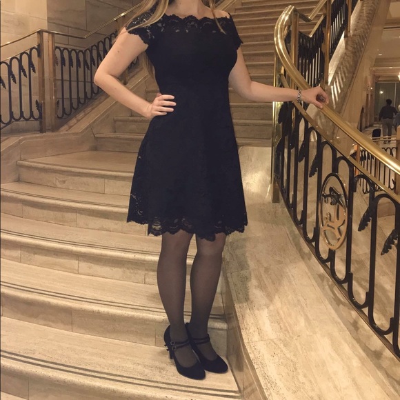 Black lace dress - Picture 2 of 4